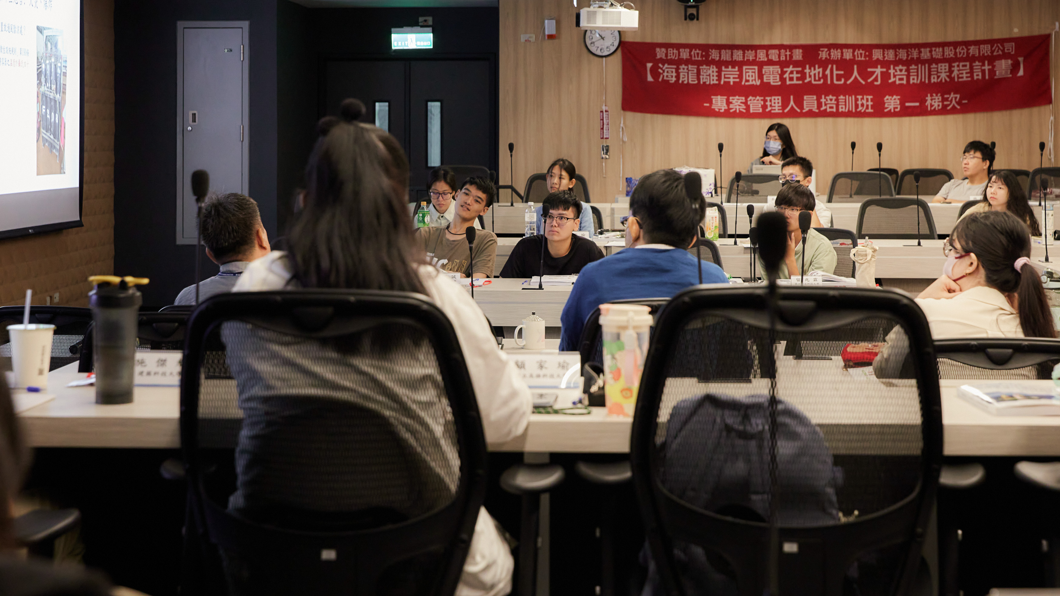 里程碑達成！海龍三號風場首支風機完成安裝